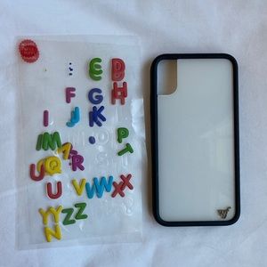 WILDFLOWER IPHONE X/XS ALPHABET SOUP CASE